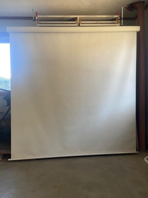 ÉCRAN DE PROJECTION ABSTRACTA 2 X 1,9 m, Enlèvement, Manuel, Utilisé