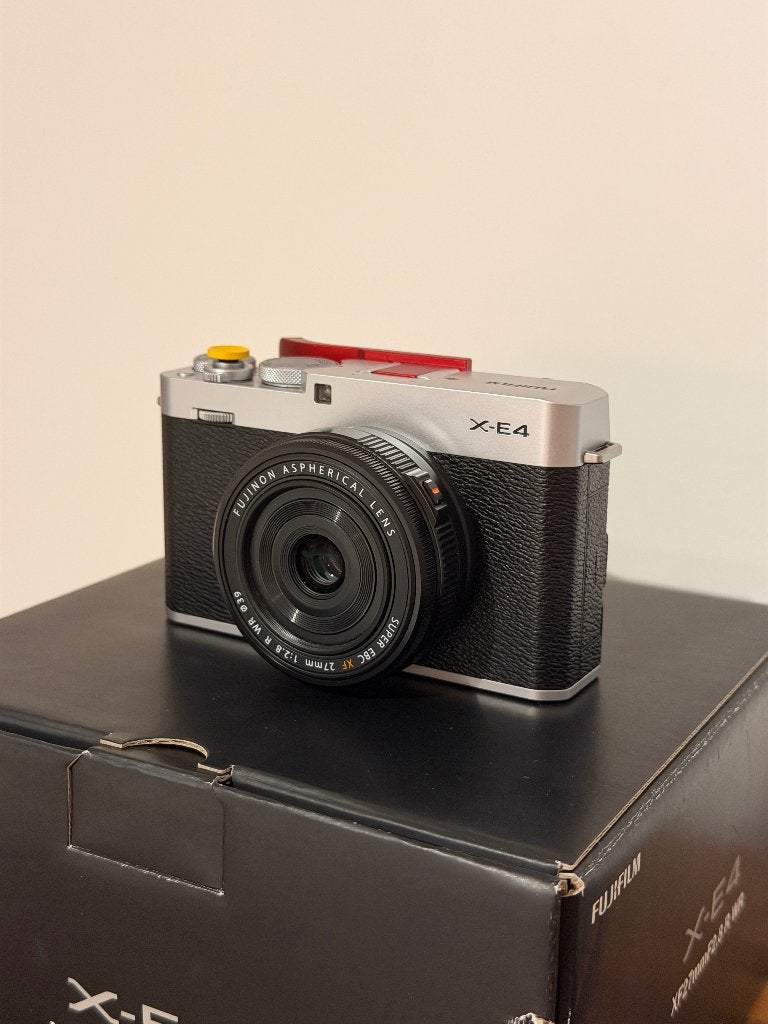 Fujifilm X-E4 + XF 27mm NIEUWSTAAT!, Ophalen, Fujifilm, Zo goed als nieuw, Standaardlens