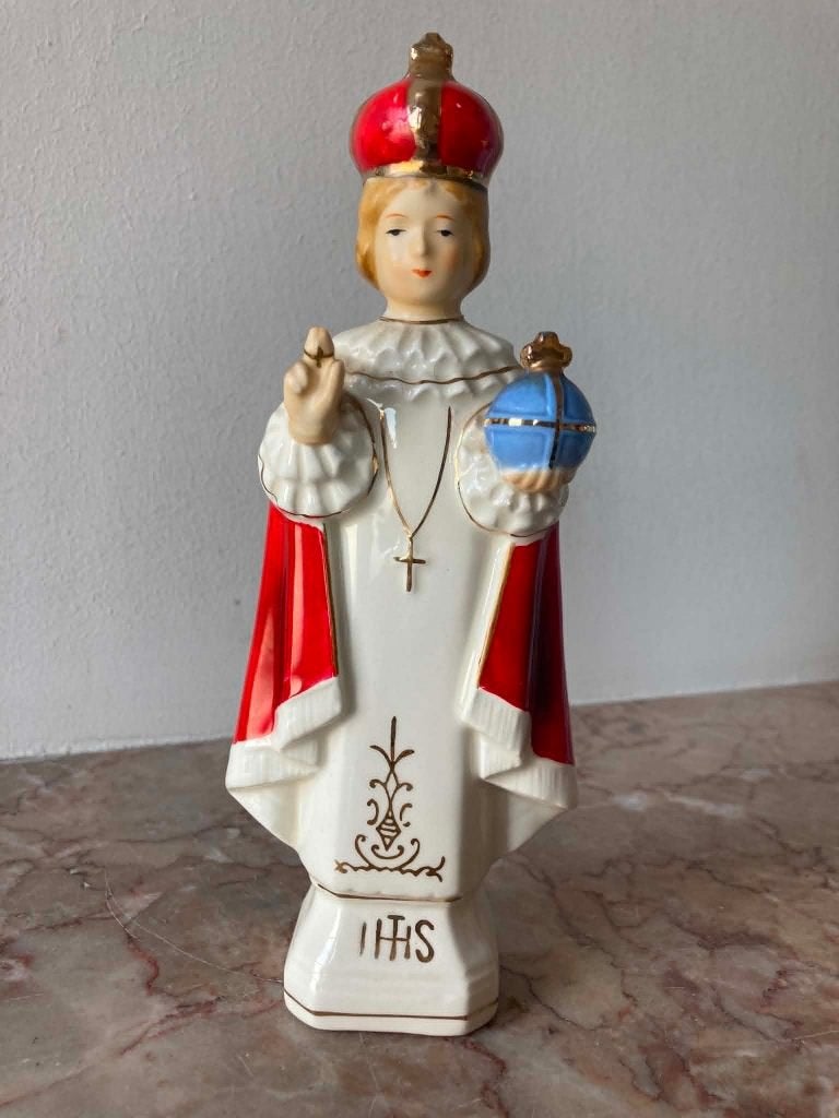 Beeld Kindje Jezus van Praag in porselein (22 cm), Ophalen of Verzenden