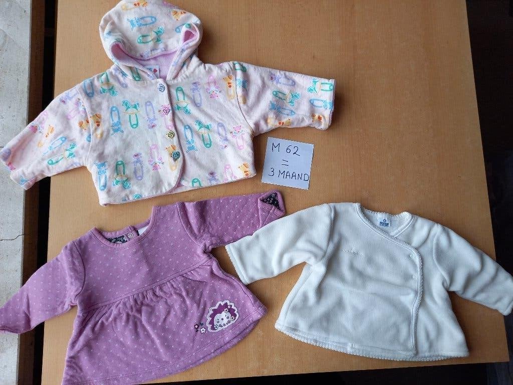 Emballage en parfait état de chandails et gilets taille 62, Enfants & Bébés, Enlèvement ou Envoi, Pull ou Veste, Babyclub, Comme neuf