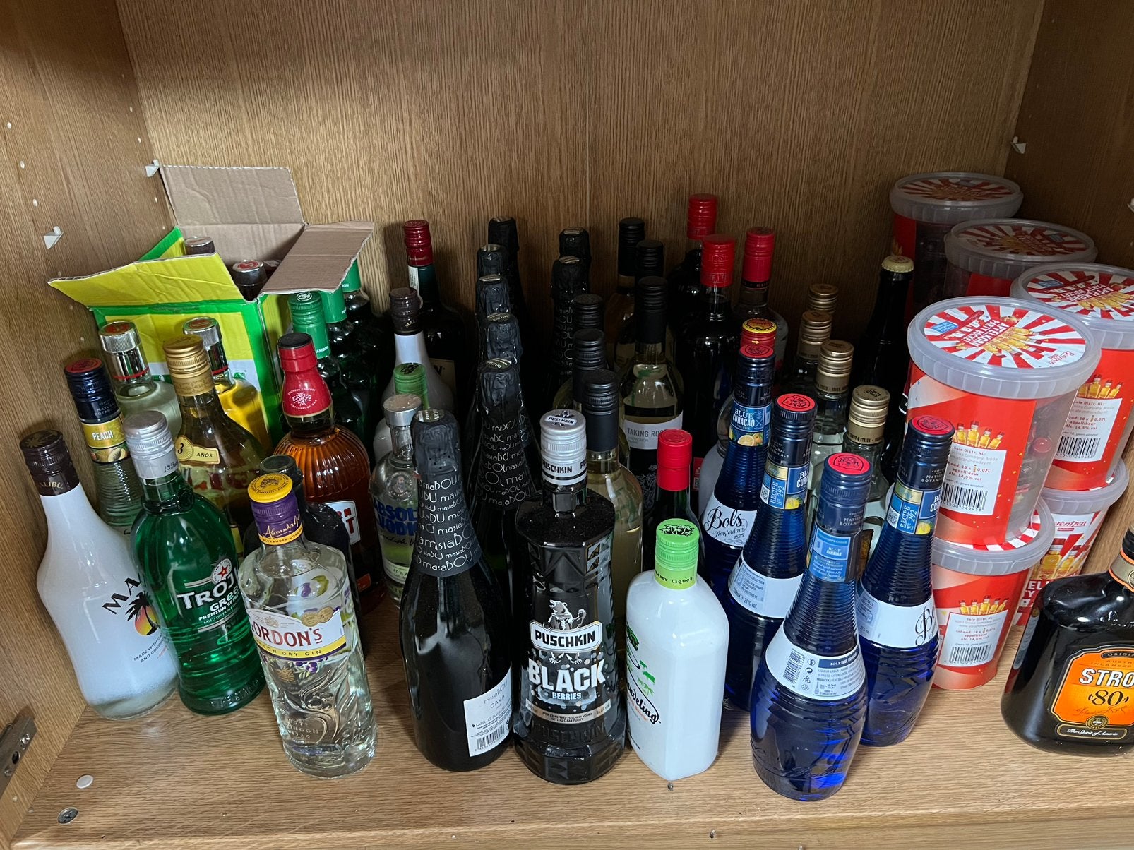 Lot Sterke Dranken, Ophalen, Dranken
