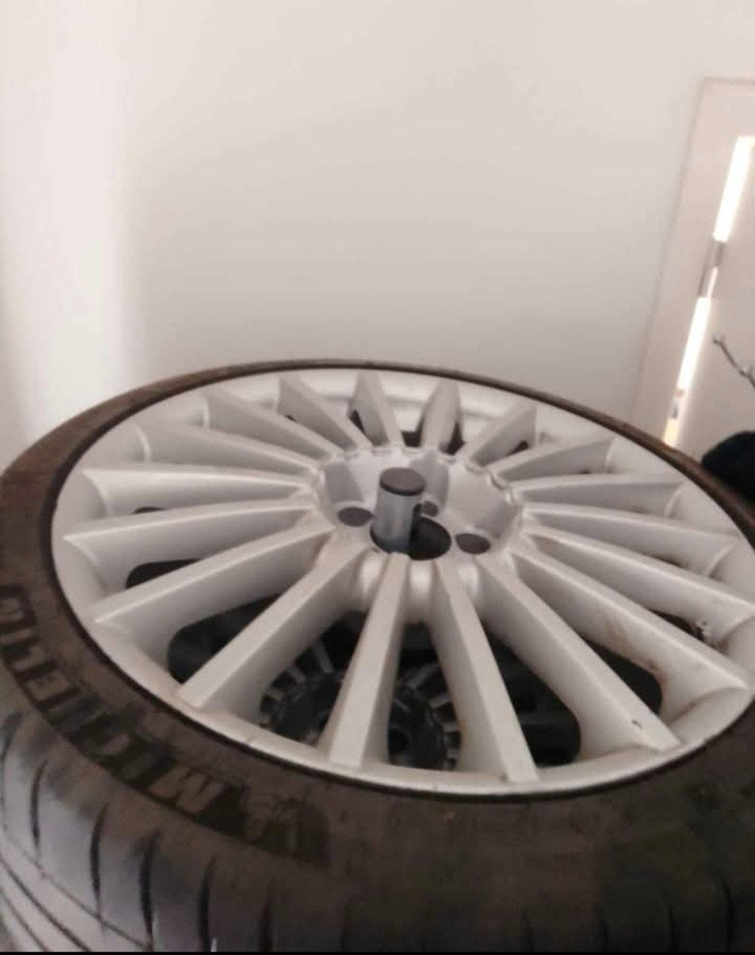 18 inch velg met band, Ophalen