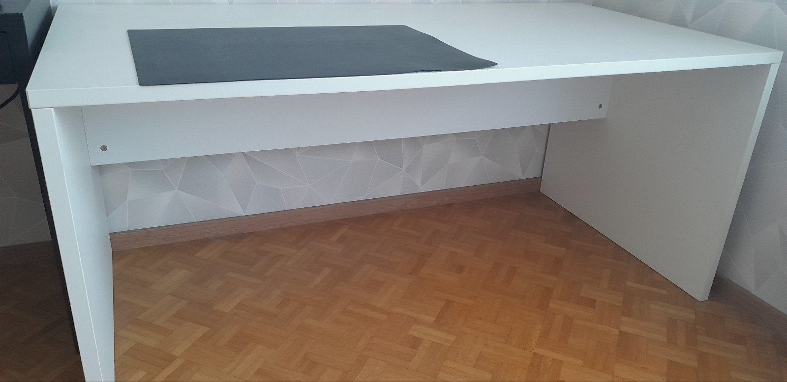 wit bureau zonder ladeblok, Ophalen