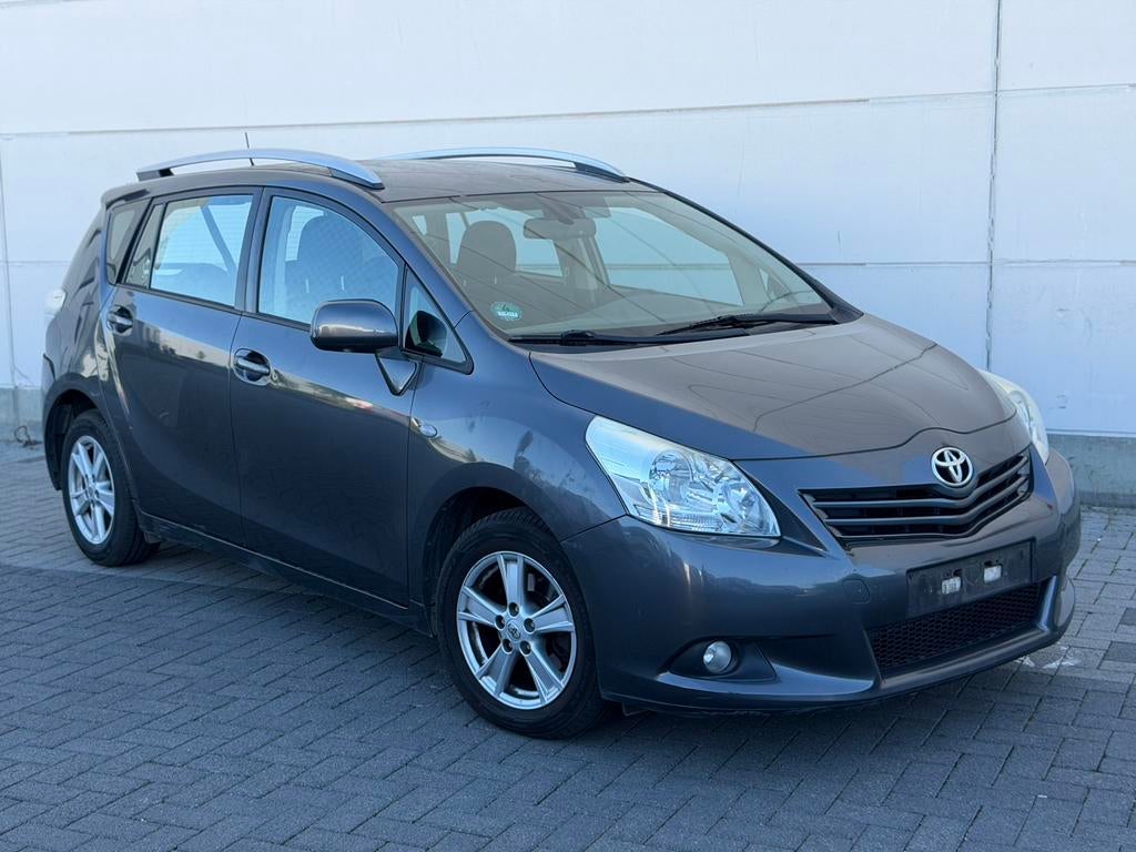 Toyota Verso 1.6i* benzine Facelift perfecte staat, Auto's, Monovolume, Bedrijf, Handgeschakeld, Zilver of Grijs