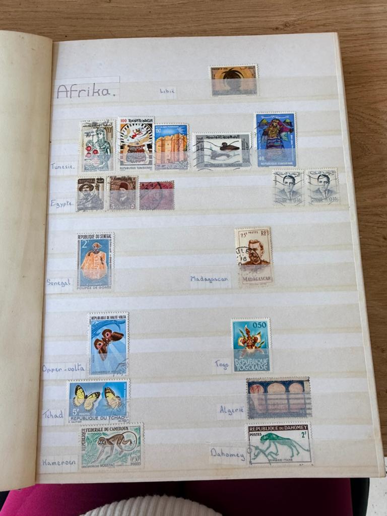 CONTINENTENVERZAMELING POSTZEGELS, Postzegels en Munten, Ophalen