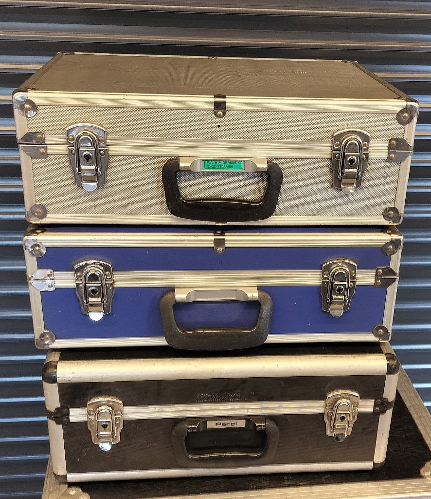 3 valises ou valises économiques (prix pour les 3), Bricolage & Construction, Boîtes à outils, Utilisé, Enlèvement