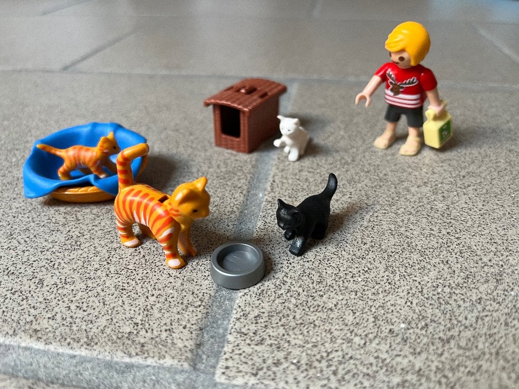 Playmobil 5535 Poezenfamilie met mand, Gebruikt, Complete set, Ophalen of Verzenden, City life
