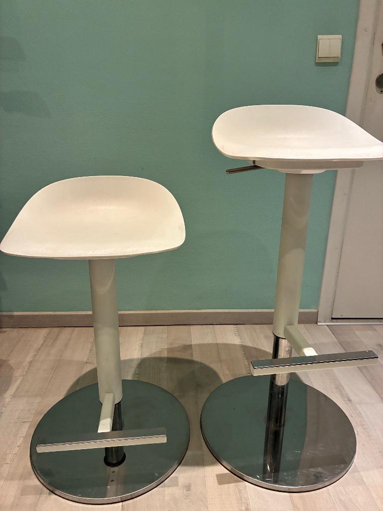 Tabourets de bar réglables blancs x 2 style IKEA- bon état, 2 tabourets, Comme neuf, Enlèvement, Métal