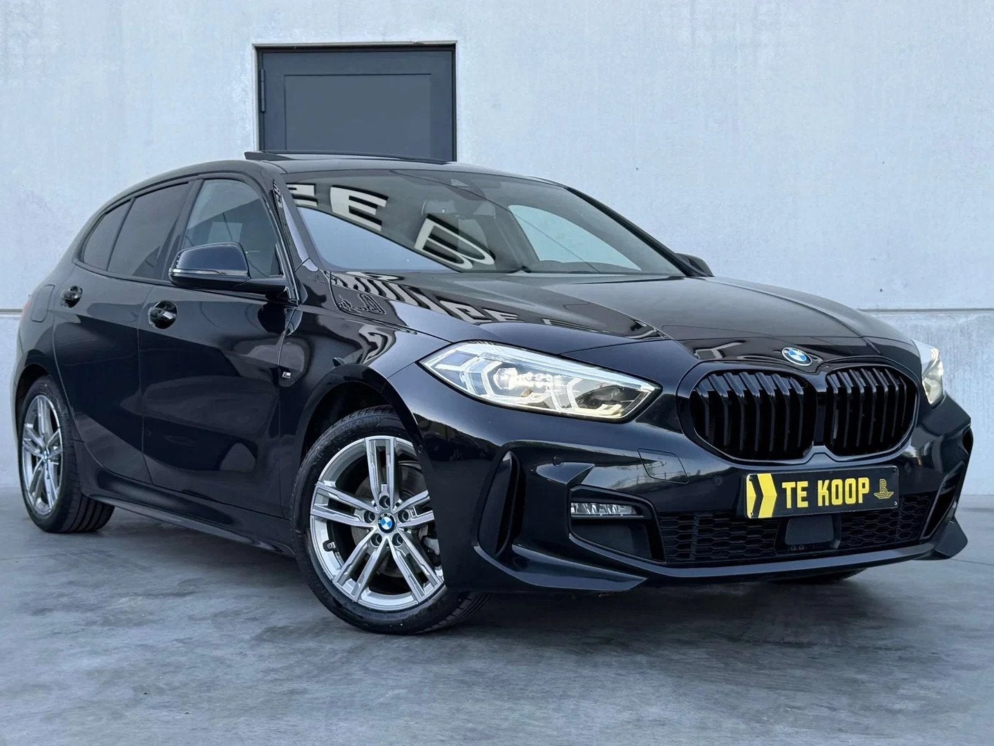 BMW 1 Serie 118 M Pack * CarPlay * Panoramadak * Live Cockpi, 100 kW, Achat, Boîte manuelle, 5 portes
