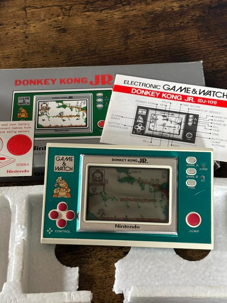 Nintendo Game & Watch Donkey Kong JR-101 1982, Consoles de jeu & Jeux vidéo, Consoles de jeu | Nintendo Game Boy, Enlèvement ou Envoi