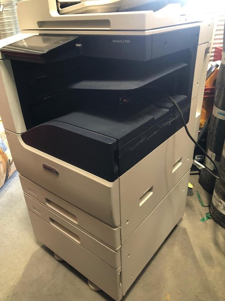 Xerox VersaLink C7020 + toners (zwart & geel), Computers en Software, Printers, Zo goed als nieuw, All-in-one, Kleur printen, Kopieren