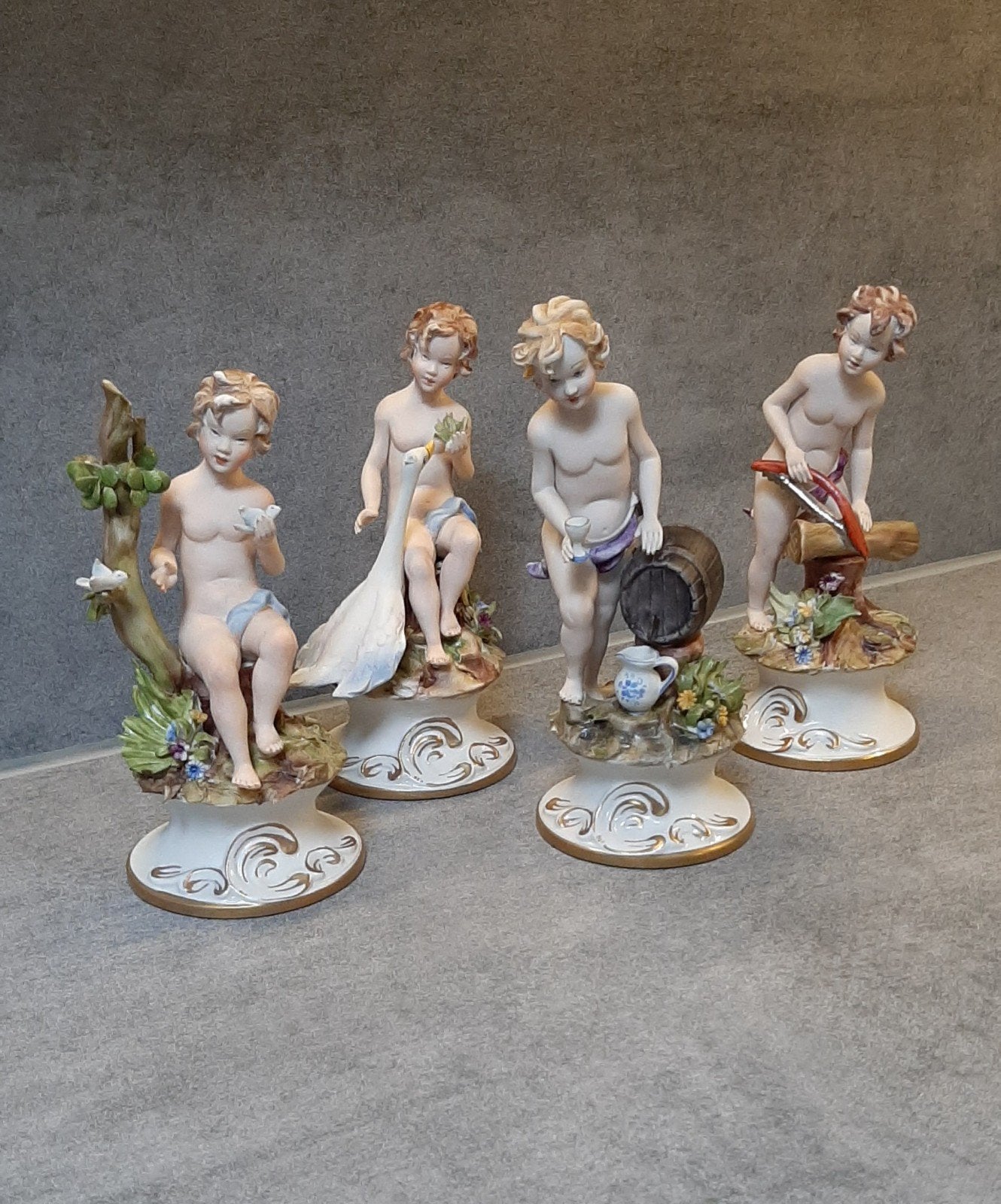 Capodimonte Vintage Porseleinen Beeldjes/Set van 4 seizoenen, Enlèvement