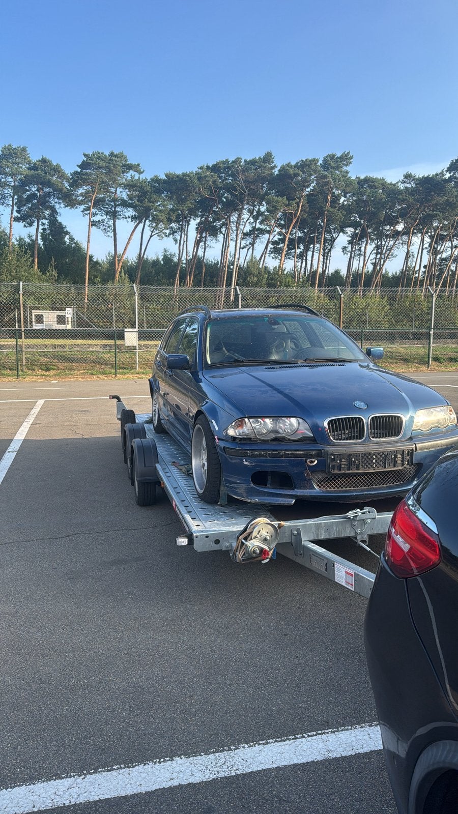 Auto Trailer te huur, Enlèvement