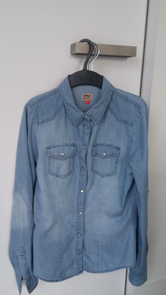 Chemise en jean taille 34 de la marque ONLY, très peu portée, Only, Enlèvement ou Envoi, Comme neuf, Taille 34 (XS) ou plus petite