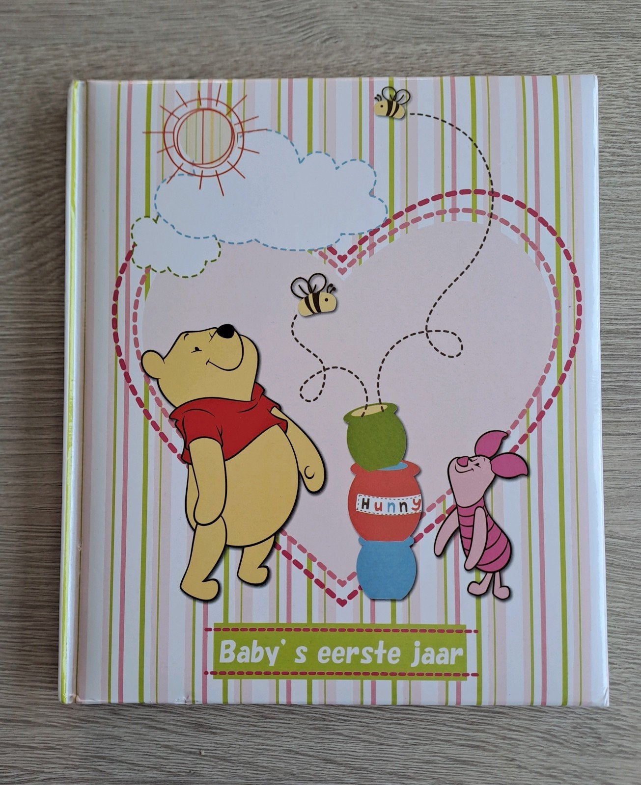 NIEUW Disney boekje: Baby's eerste jaar (gratis bij aankoop), Boeken, Ophalen of Verzenden