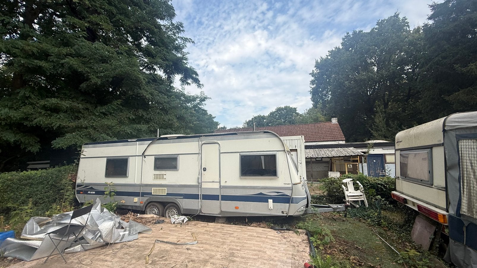 Fendt Platin 700 G caravan – dubbelasser – Dometic airco, Caravans en Kamperen