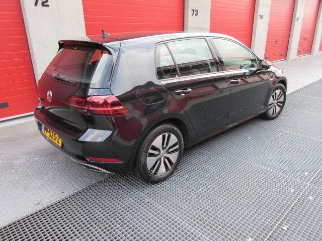 Vw Golf Electrisch 136 pk 128.000 km Vol dealer onderhouden, Auto's, Zwart, Zwart, Leder, Elektrisch