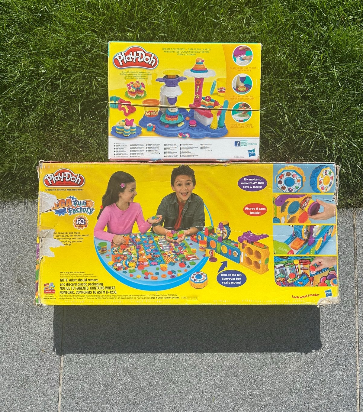 2 sets Play Doh : factory en cupcake maker, Enlèvement, Utilisé