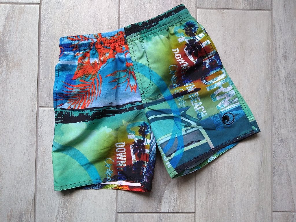 ★ M104 - Coole korte broek/zwemshort, Kinderen en Baby's, Ophalen of Verzenden, Zo goed als nieuw, Jongen, Sport- of Zwemkleding