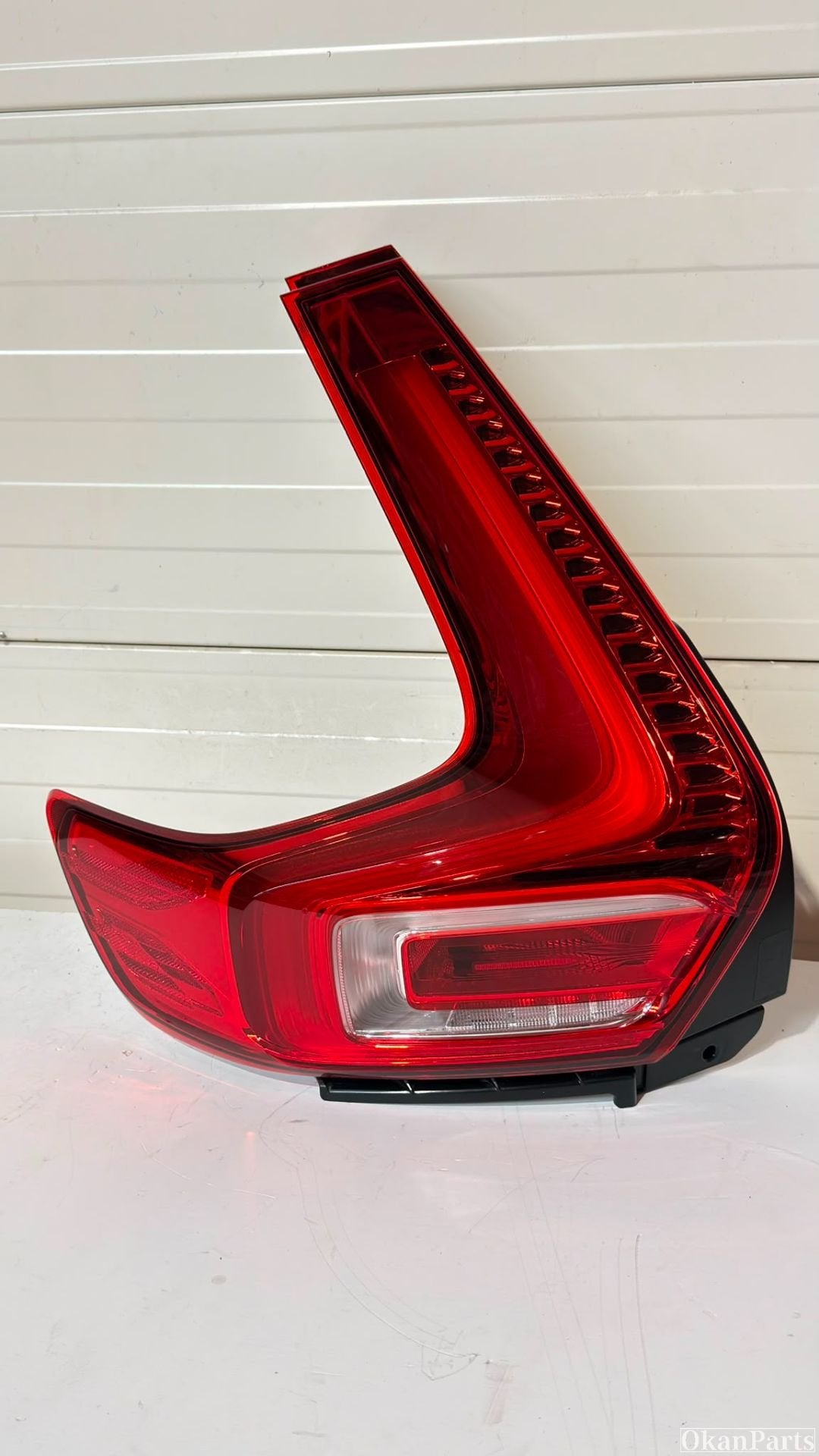 Volvo XC40 LED linker achterlicht links 31446790, Auto-onderdelen, Gebruikt, Gunnar Engellaus vag 8
405 31  Gothenburg, SE, Info@volvocars.com