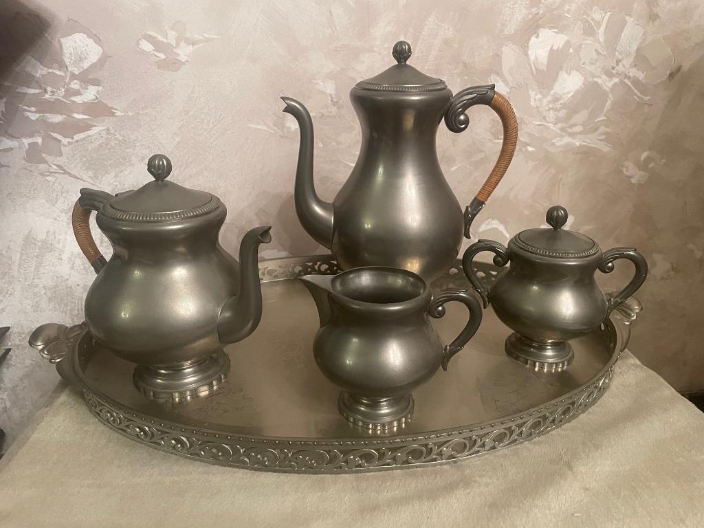 Tinnen koffie en thee servies, Ophalen