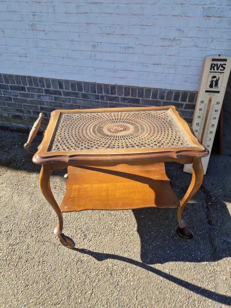 Ancienne table à roulettes en bois 50/80 €15 reduit, Antiquités & Art, Enlèvement