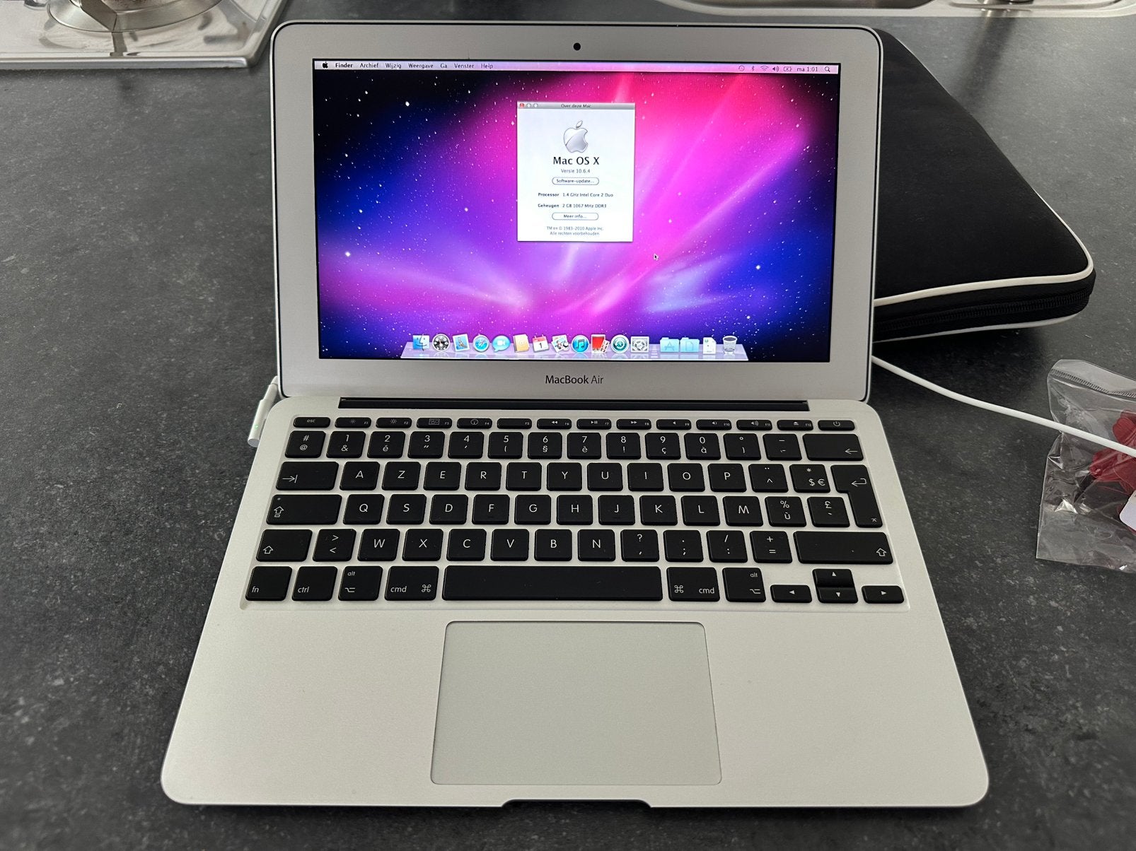 MacBook Air, model A1370, Ophalen, Gebruikt, Minder dan 4 GB, Azerty