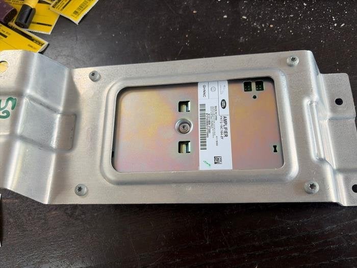 Amplificateur radio d'un Landrover Discovery, Land Rover, -, 3 mois de garantie, Utilisé