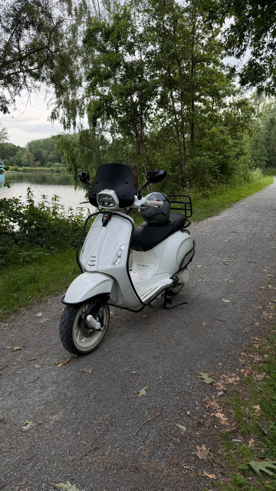 Vespa sprint, Fietsen en Brommers, Ophalen of Verzenden, Zo goed als nieuw