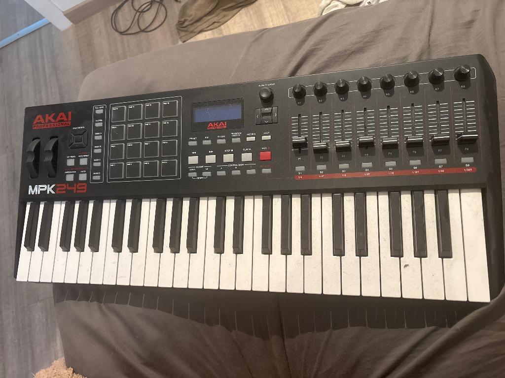Synthétiseur - MPK249 - AKAI, Musique & Instruments, Neuf, Enlèvement, Avec connexion MIDI, 61 touches