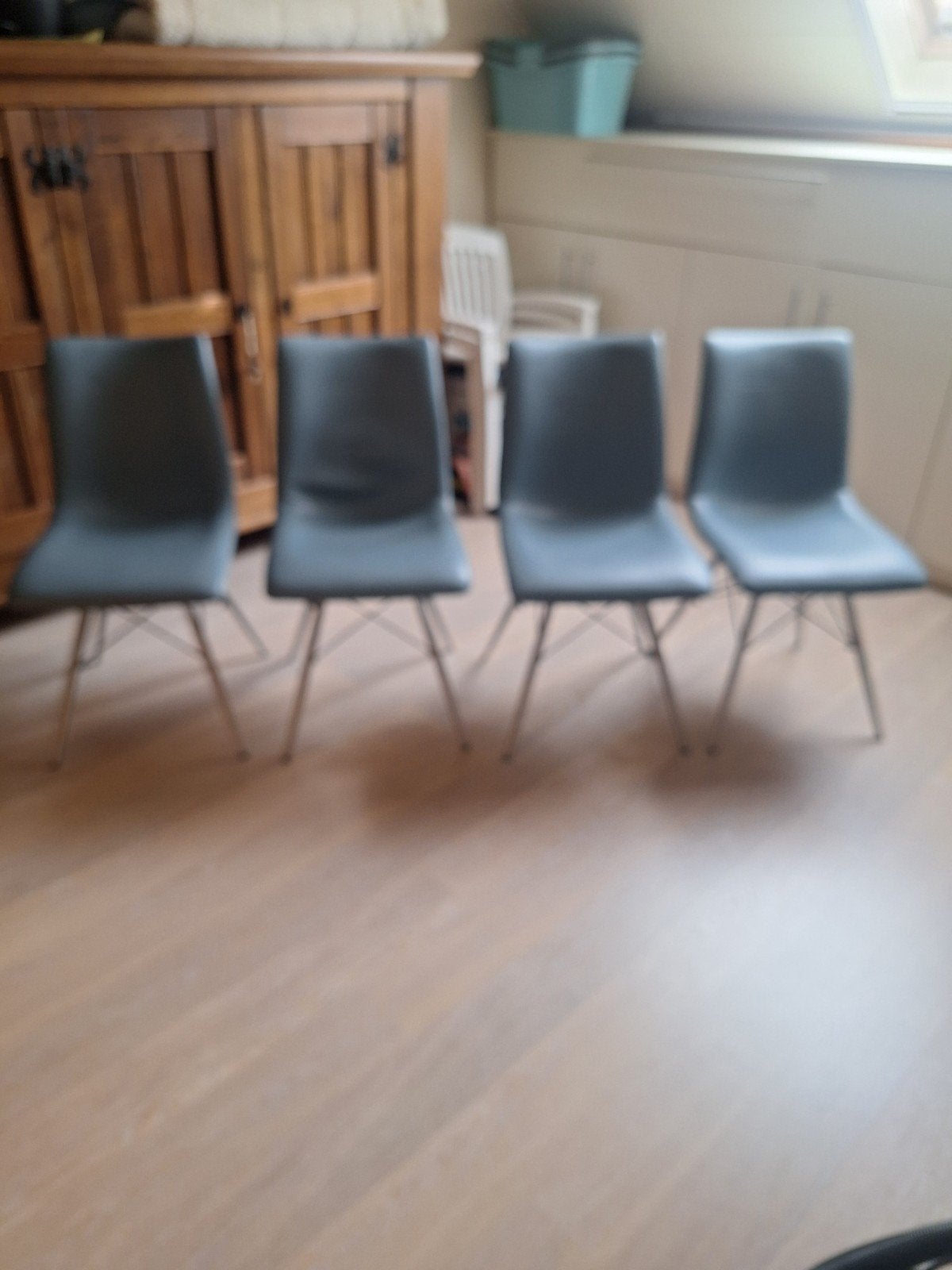 4 moderne  stoelen merk xoooc , licht blauw merk, Ophalen, Blauw