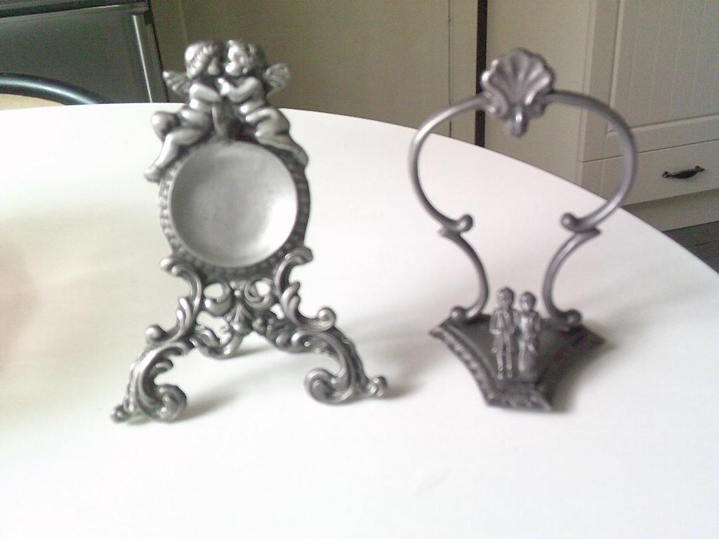 2 tinnen houders voor zakhorloge, Ophalen, Zakhorloge