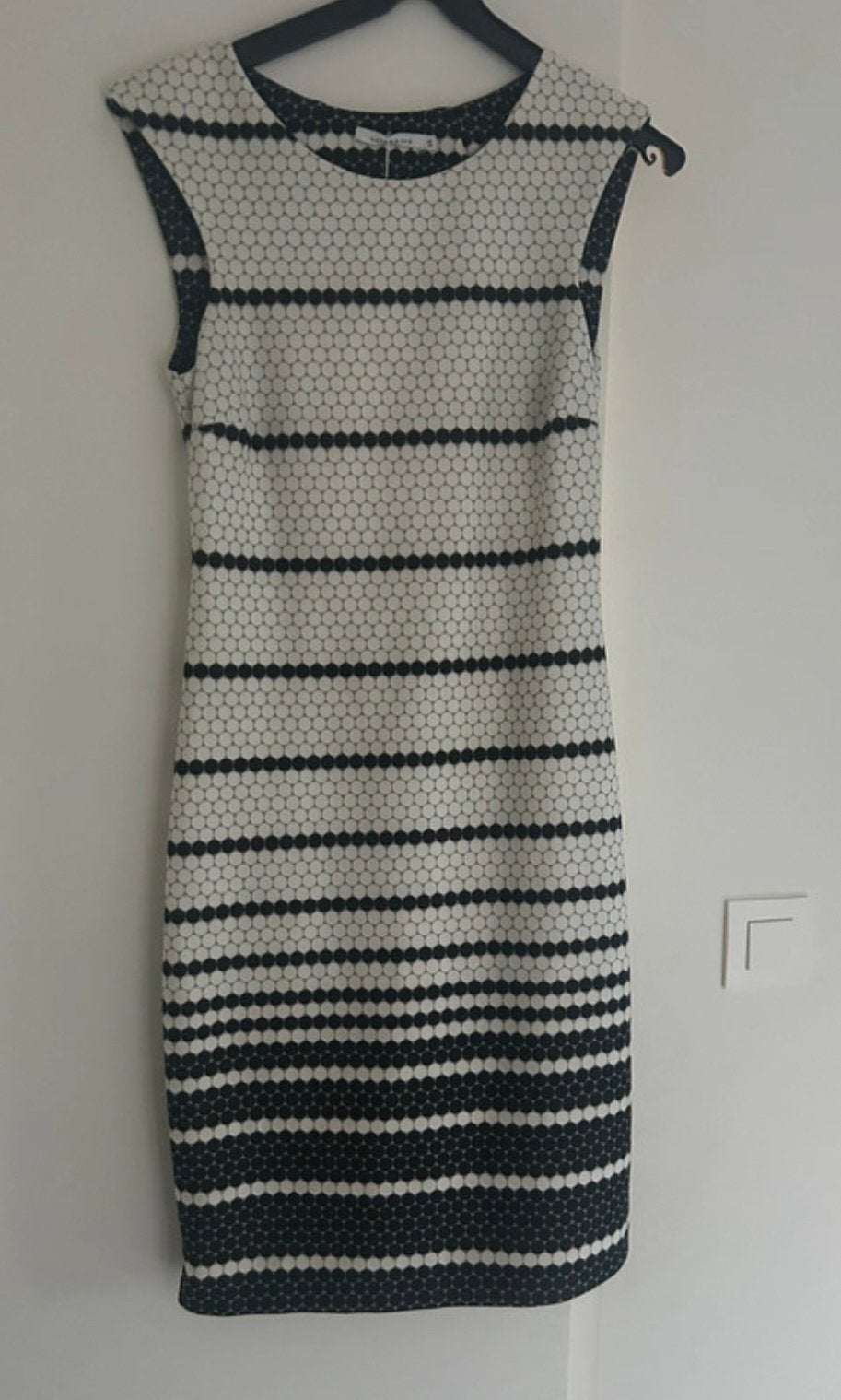 Zwart wit kleedje - Lola Liza - medium, Kleding | Dames, Jurken, Maat 38/40 (M), Wit, Ophalen of Verzenden, Zo goed als nieuw