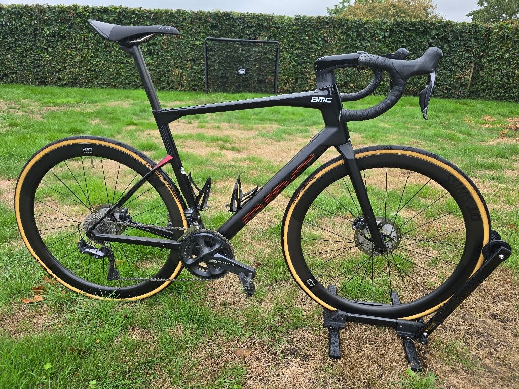 BMC Roadmachine 01 Four maat 56, 28 inch, Gebruikt, Meer dan 20 versnellingen, Schijfrem