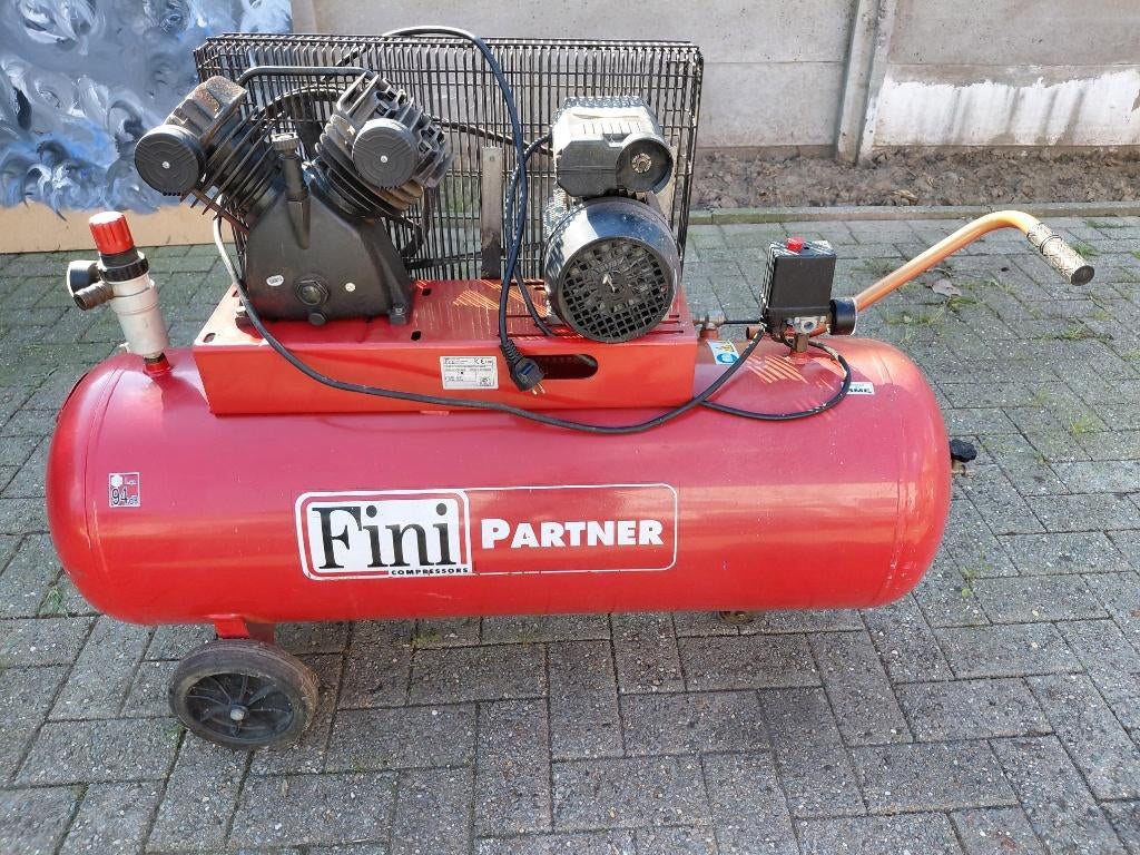 Fini persluchtcompressor, Enlèvement, 200 à 400 litres/min, Utilisé, 6 à 10 bars