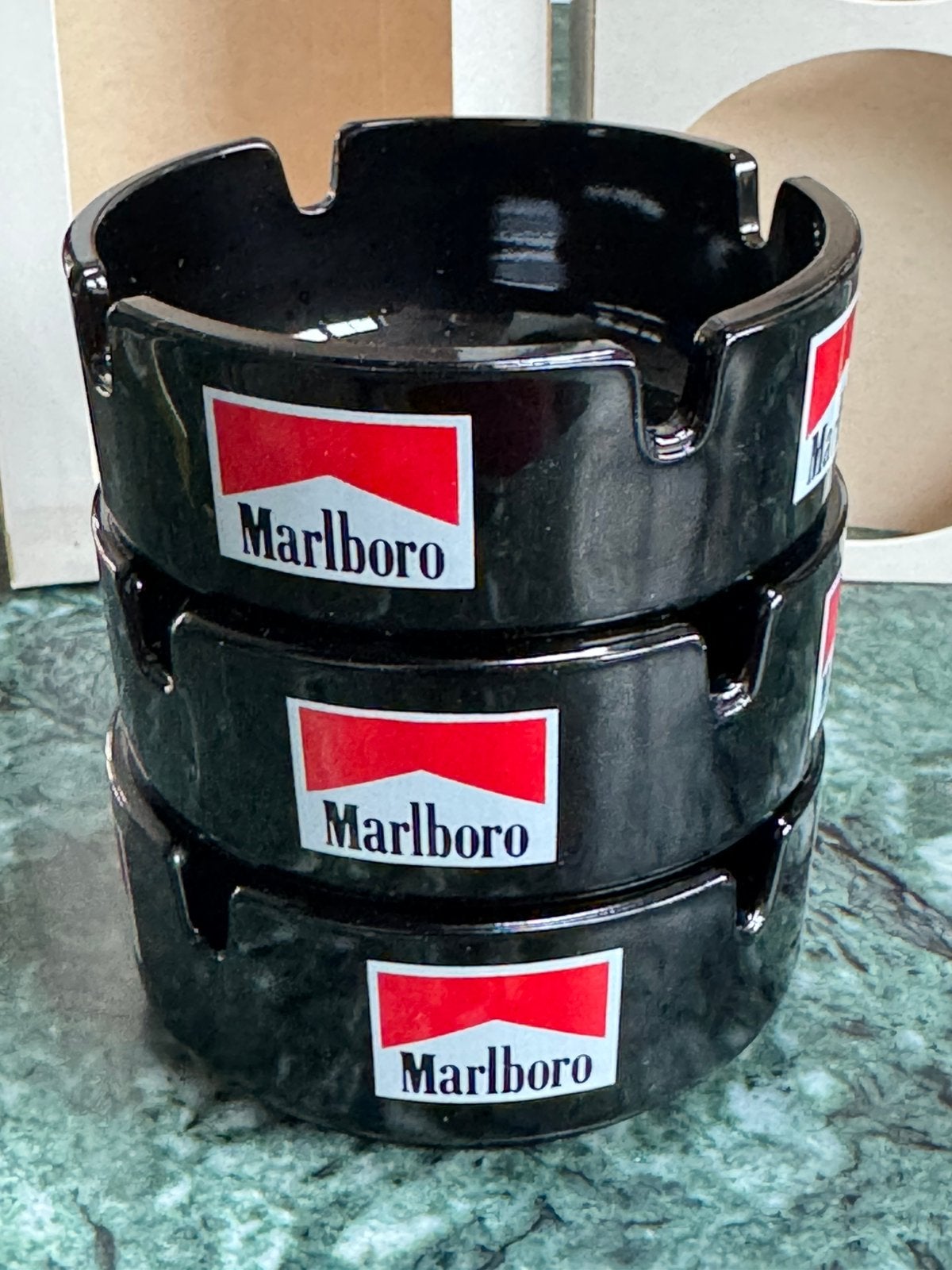 Ensemble de 3 cendriers Marlboro Vintage neufs, Neuf, Cendrier, Enlèvement ou Envoi, Infoatmajsbdhfhd