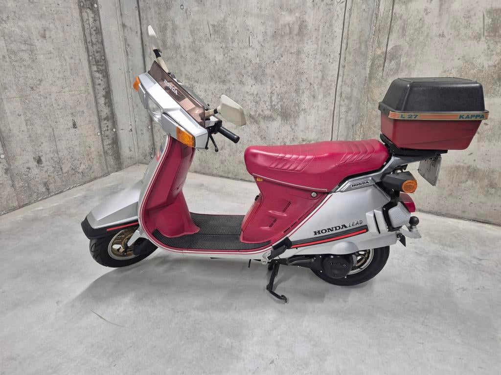 Honda Lead NH125 1985 au volant et en très bon état., Autres marques, Comme neuf, Enlèvement, Essence