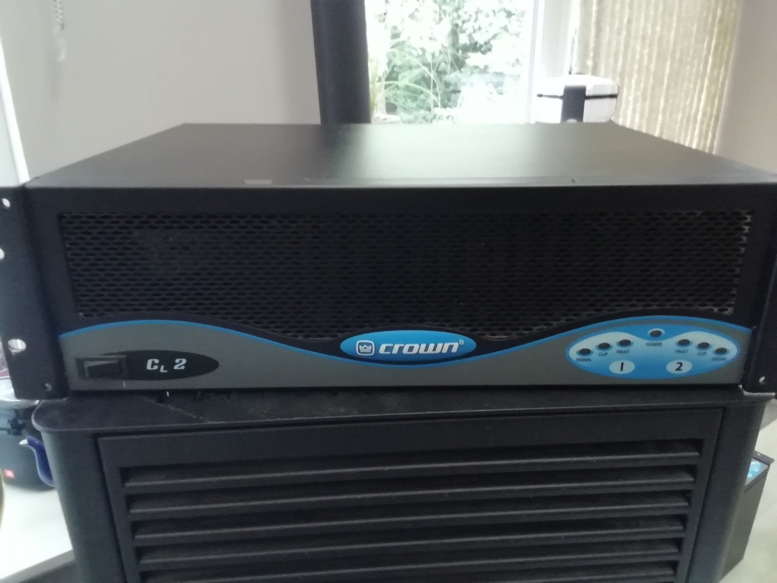 Versterker Crown Cl 2. 560 wat, Muziek en Instrumenten, Ophalen, Zo goed als nieuw, 500 tot 1000 watt