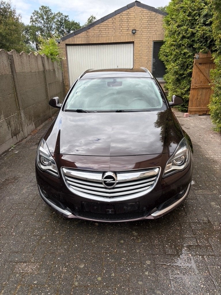 Opel Insignia Sport Toure SW, Autos, Opel, Cuir, Euro 5, Achat, Boîte manuelle