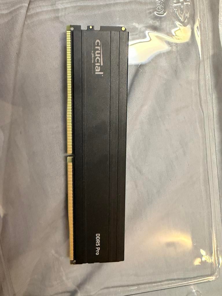 RAM DDR5 Crucial Pro 32Go (1x32) 5600MHz - Intel/AMD - Neuf, Computers en Software, RAM geheugen, Ophalen, 32 GB, Zo goed als nieuw