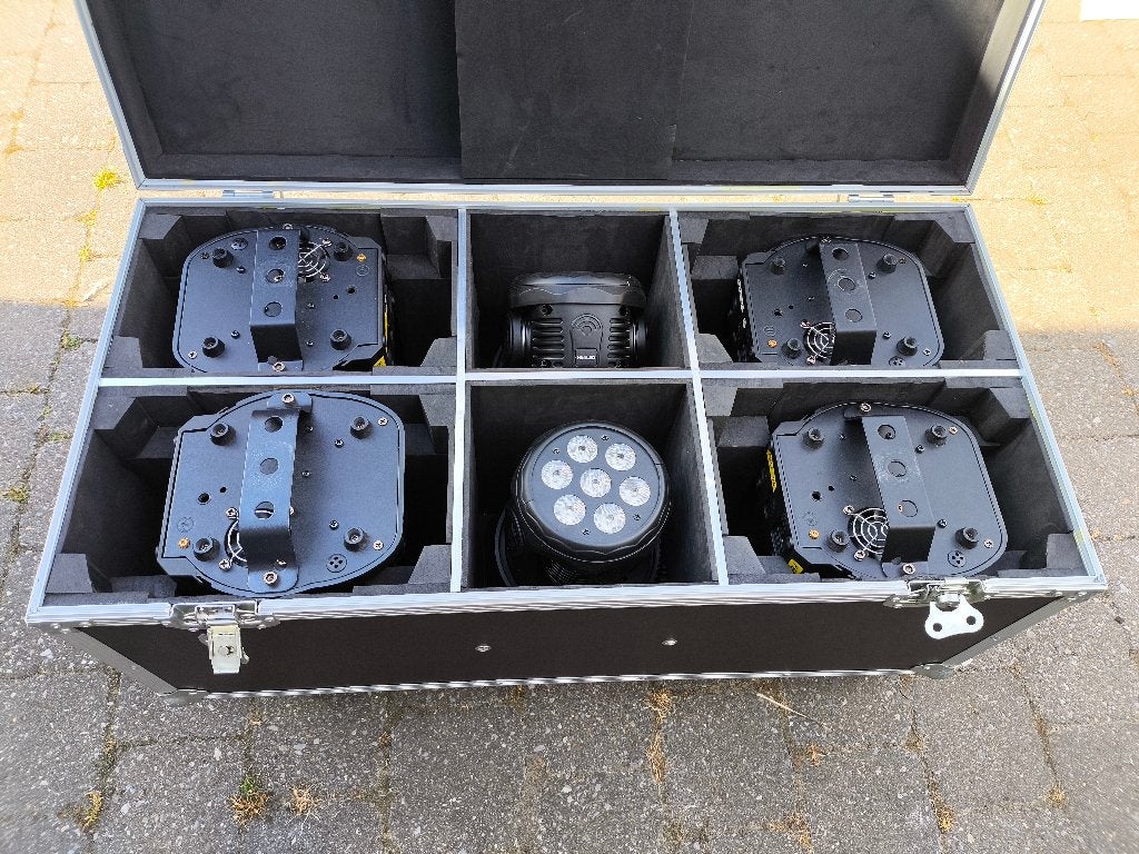 6 têtes mobiles dans Flightcase, Enlèvement, Comme neuf, Lumières, Commande sonore