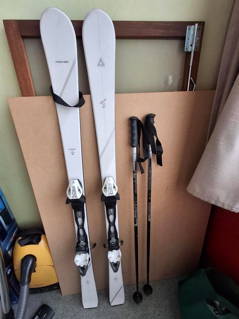 1 paar Ski's met skistokken, Enlèvement, Ski, Skis, Fischer