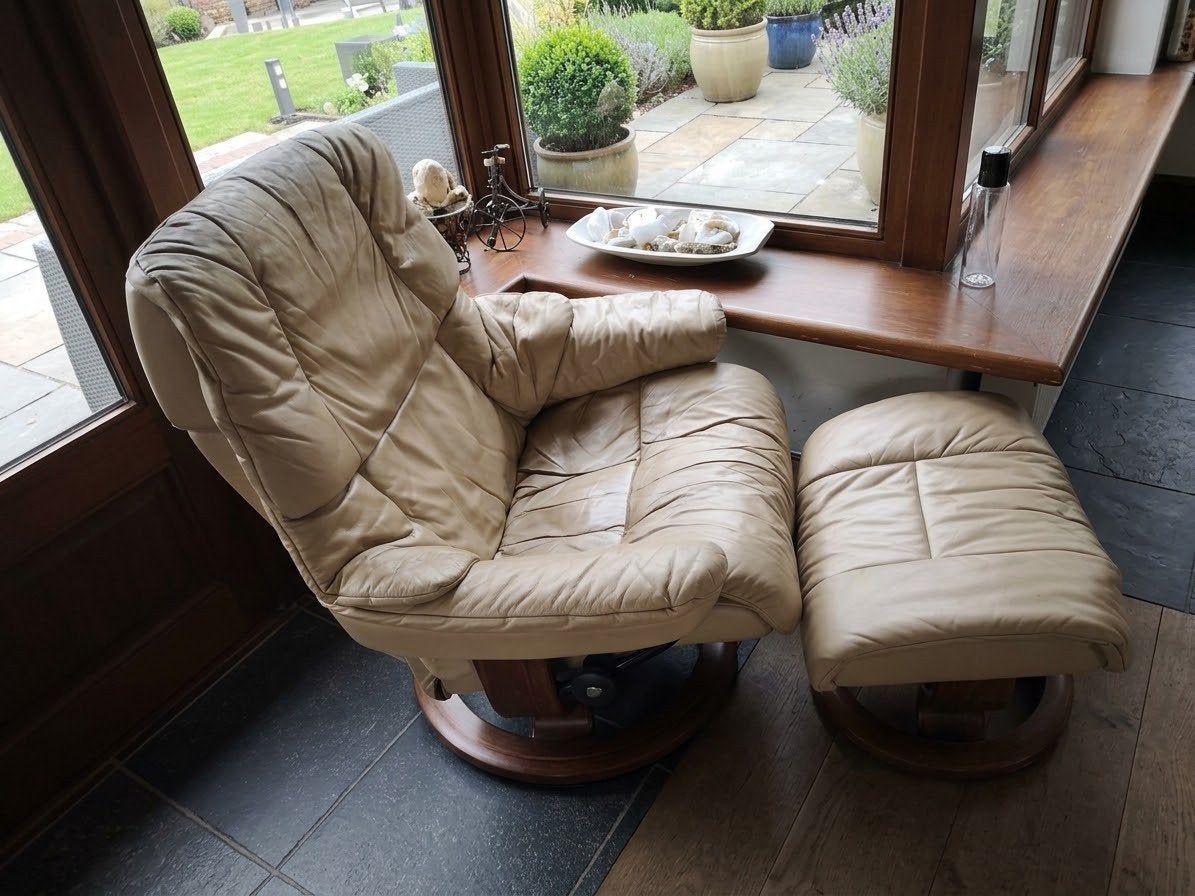 stressless relaxzetel met voetenbankje., Ophalen, Gebruikt, Hout