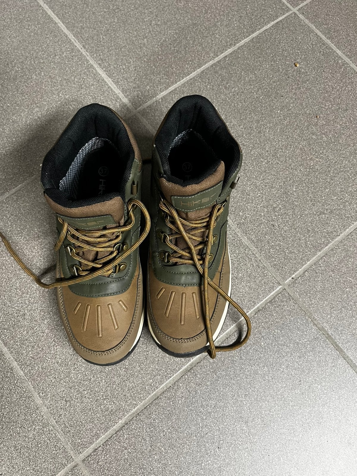 Wandelschoenen hiker 37, Sports & Fitness, Enlèvement, Comme neuf