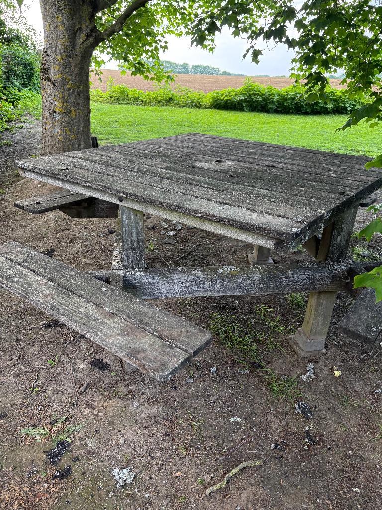 Tuintafel en banken (1 geheel), Jardin & Terrasse, Tables de pique-nique, Enlèvement, Utilisé, Carré, Bois
