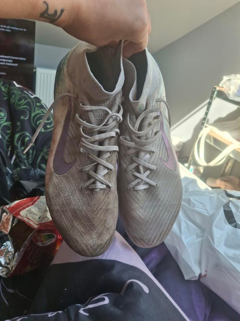 Chaussures de football à récupérer et à payer en espèces, ta, Vêtements | Hommes, Chaussures, Nike, Comme neuf, Enlèvement, Chaussures de sport