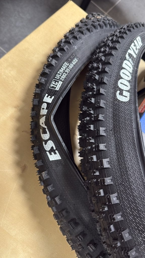 Pneus de vélo NEUFS - VTT - GoodYear Escape Ultimate, Vélos & Vélomoteurs, Neuf, Caoutchouc, Enlèvement ou Envoi, Mountainbike