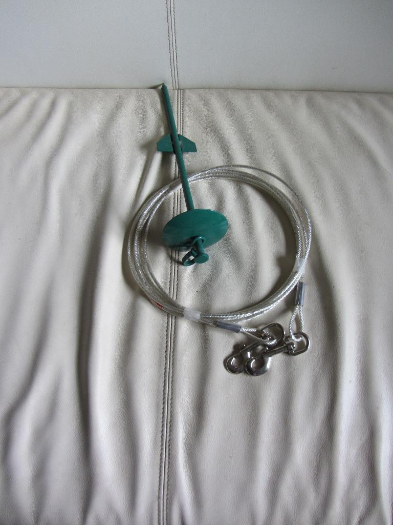 Piquet d'attache avec 2,5 m de câble neuf, Animaux & Accessoires, Enlèvement, Neuf