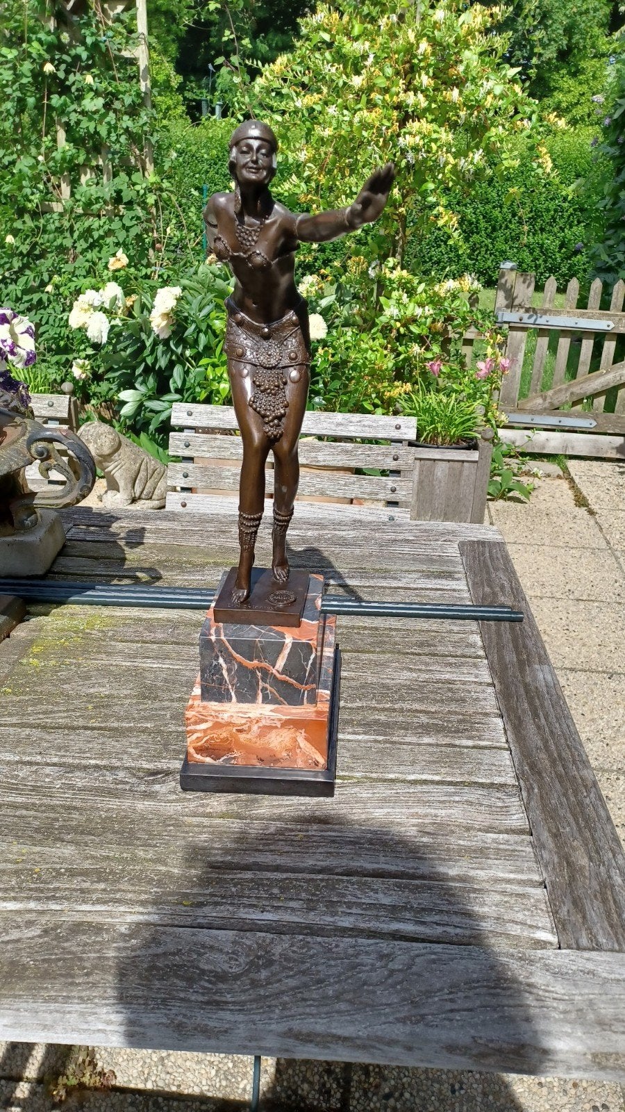 De Fenicische danseres., Ophalen