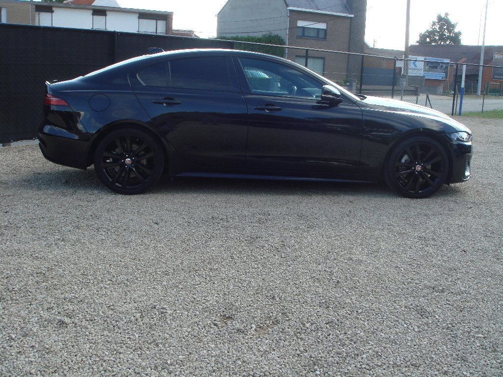 JAGUAR XE 2.0 R-DYNAMIC * LEDER * MERIDIAN * 30 000 KM !!!, Autos, Jaguar, Cuir, Achat, Entreprise, Alarme